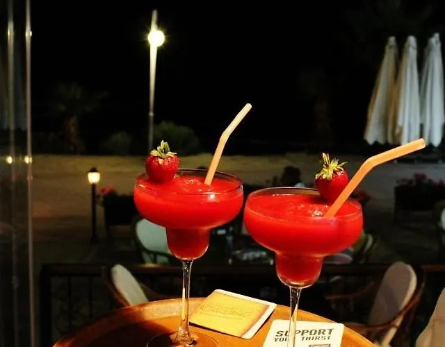 Ladies Beach Hotel 3*