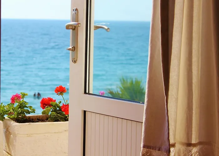 Ladies Beach Hotel 3*