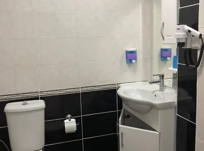 Отель Ladies Beach